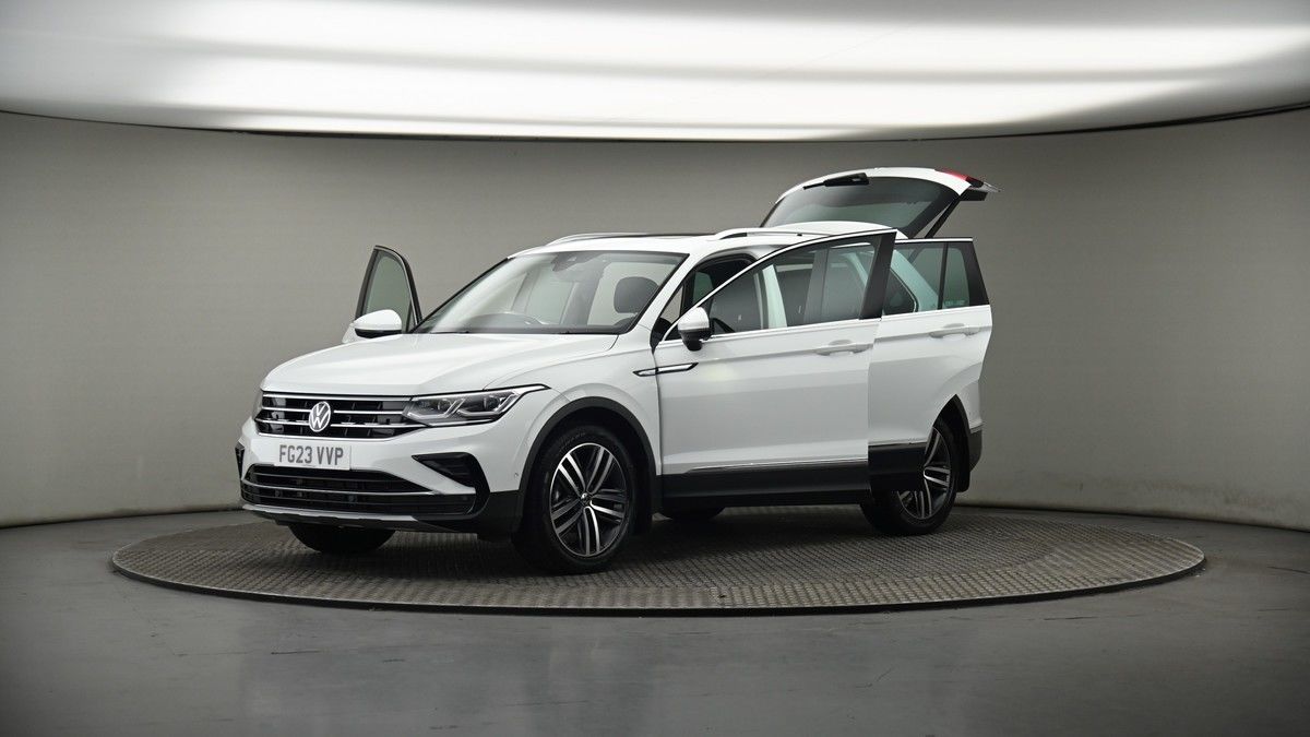 More views of Volkswagen Tiguan