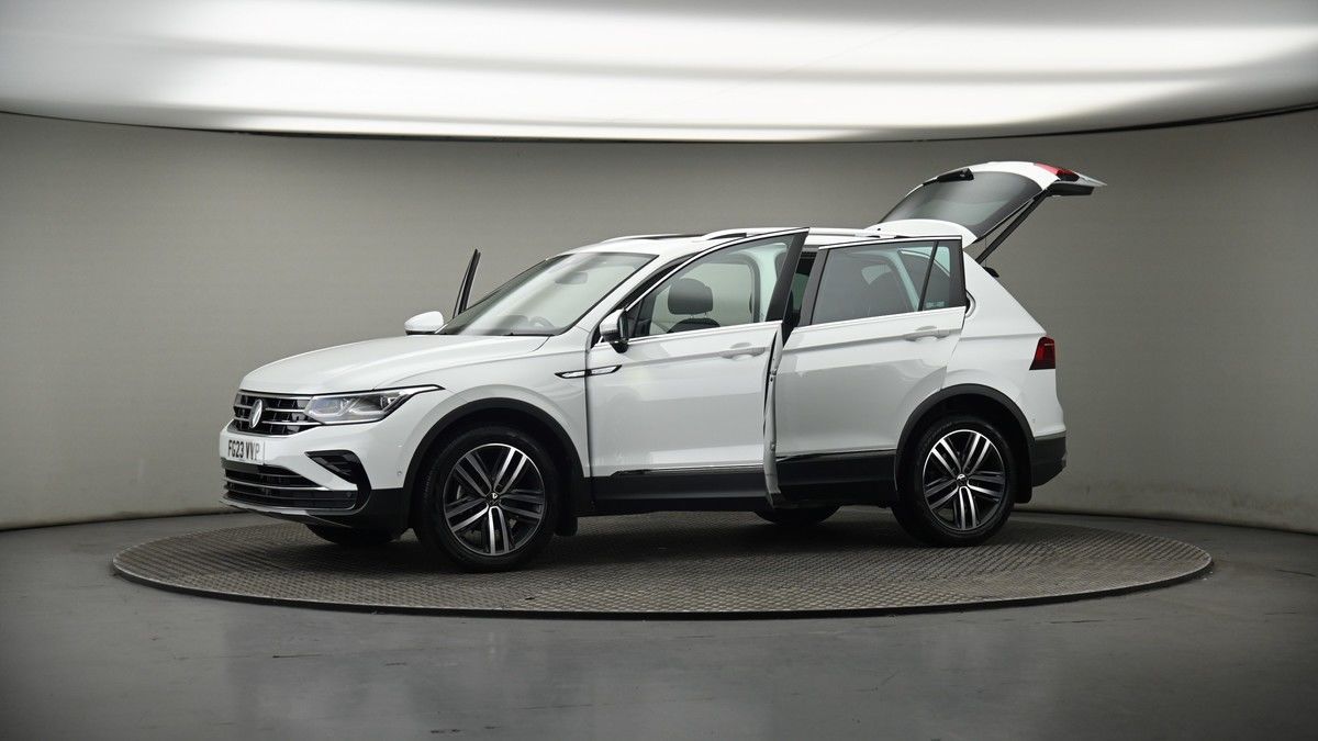 More views of Volkswagen Tiguan