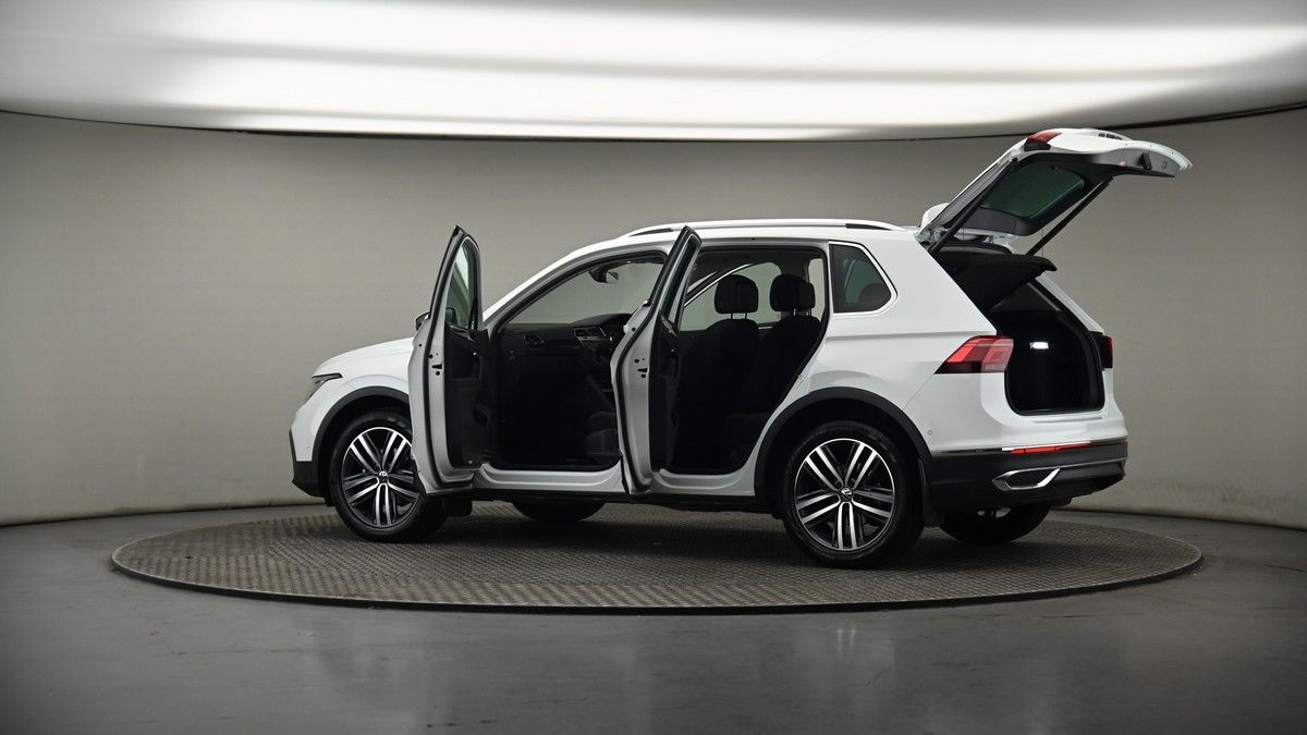 More views of Volkswagen Tiguan