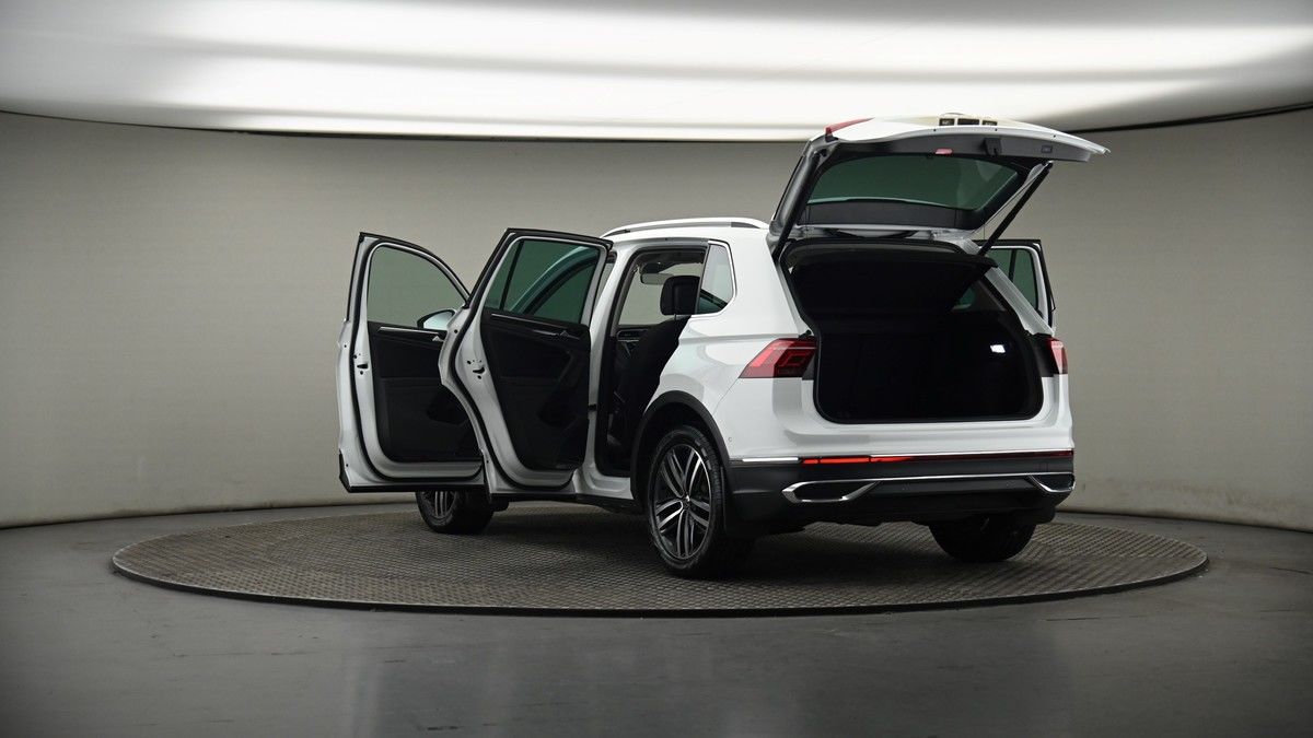 Volkswagen Tiguan Image 8