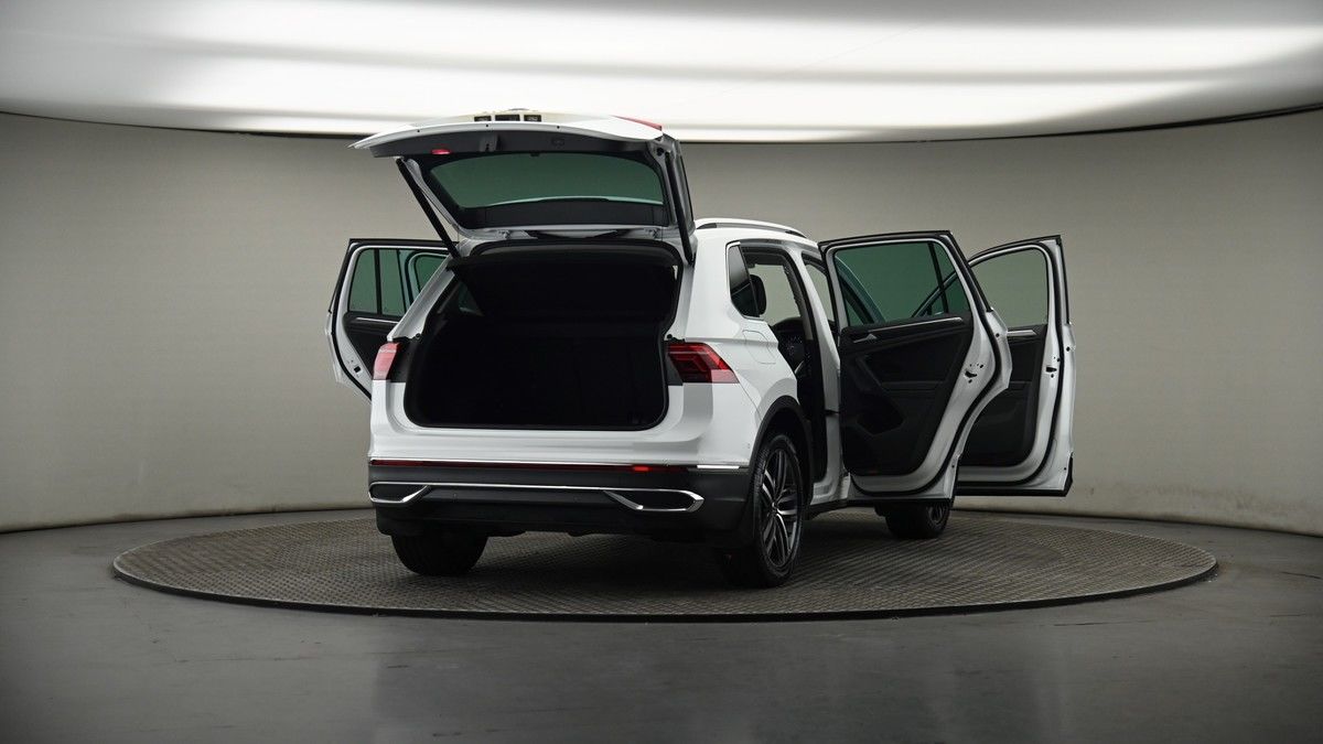 More views of Volkswagen Tiguan