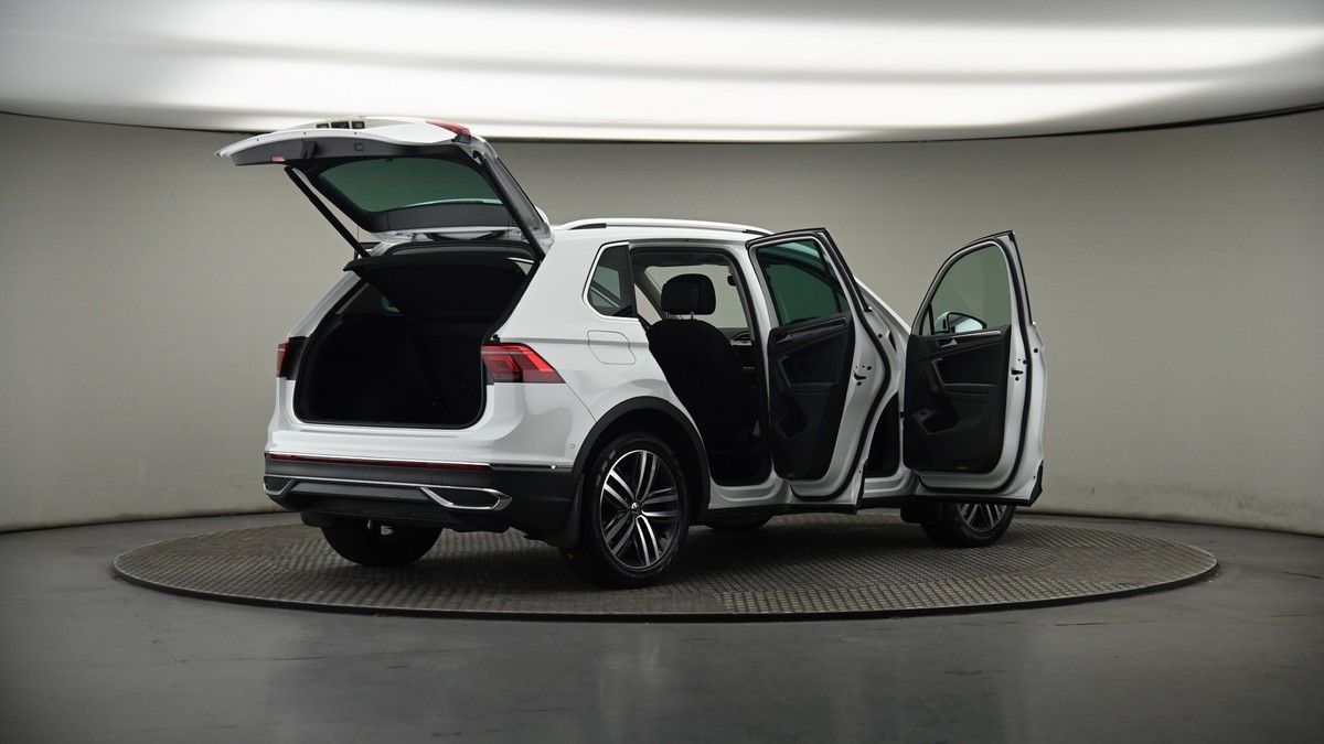 More views of Volkswagen Tiguan