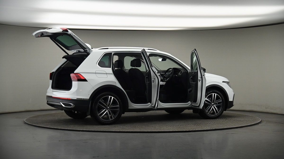 More views of Volkswagen Tiguan