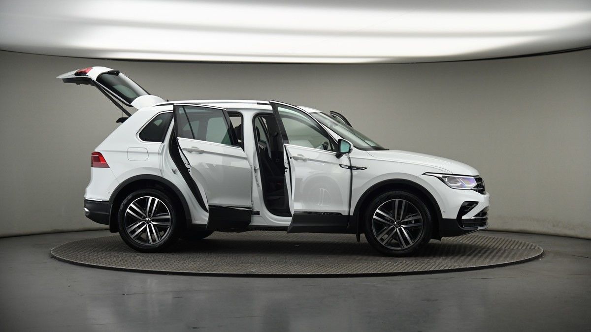 More views of Volkswagen Tiguan