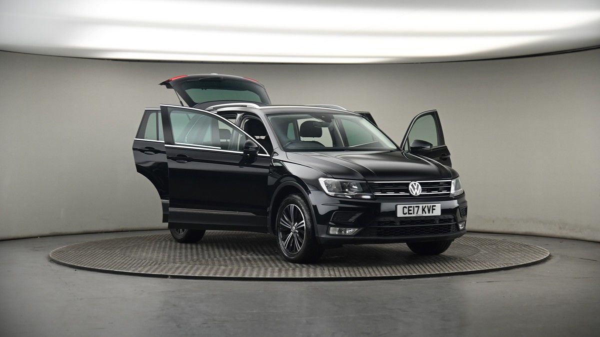 More views of Volkswagen Tiguan