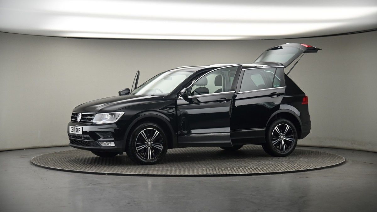 More views of Volkswagen Tiguan