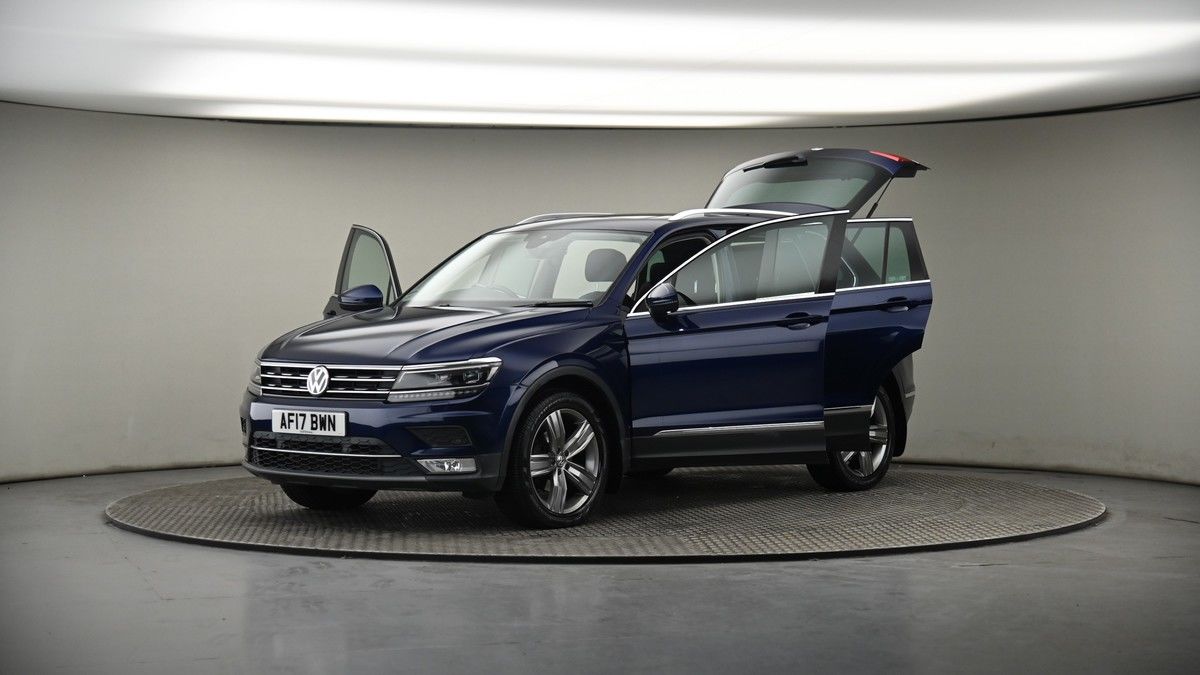 More views of Volkswagen Tiguan