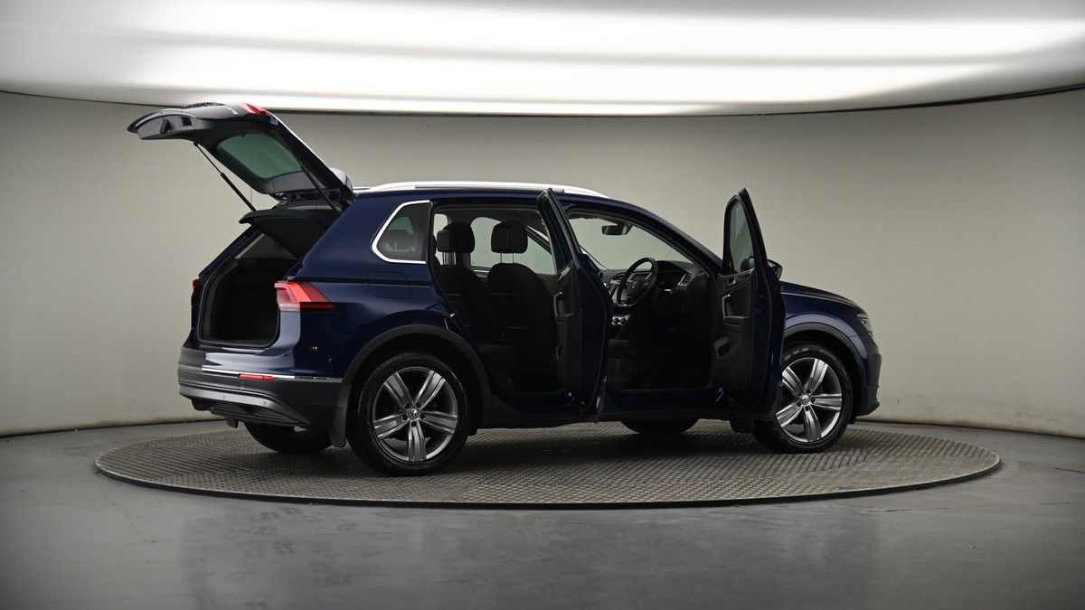 More views of Volkswagen Tiguan