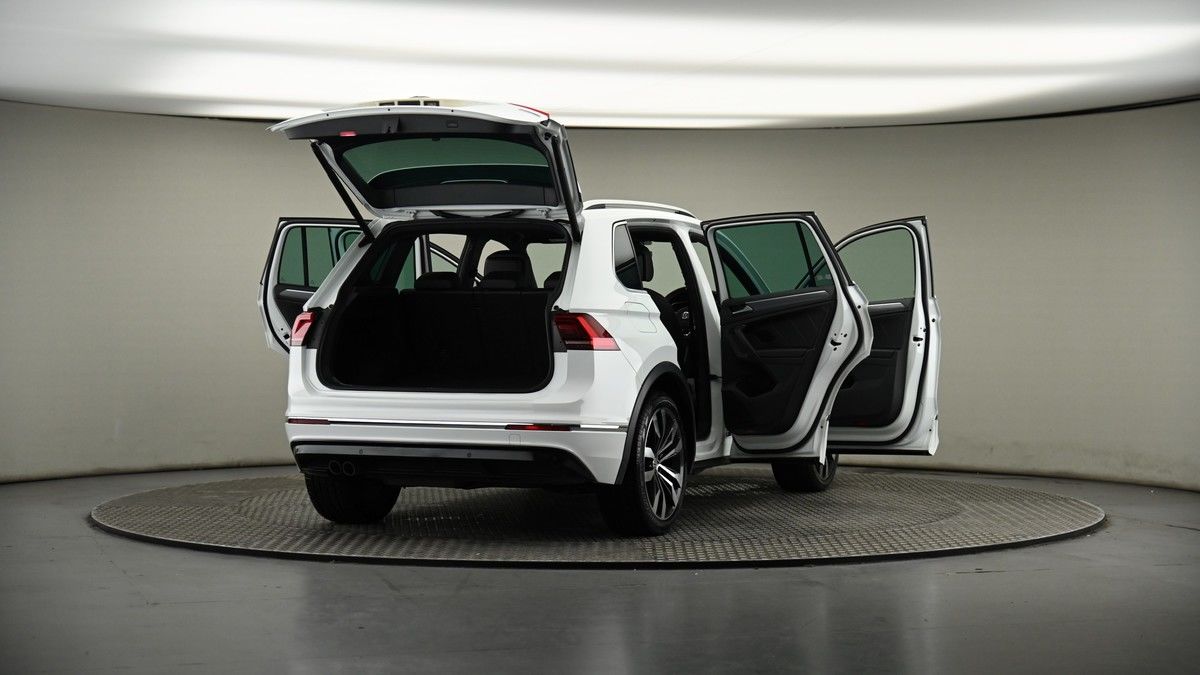 More views of Volkswagen Tiguan