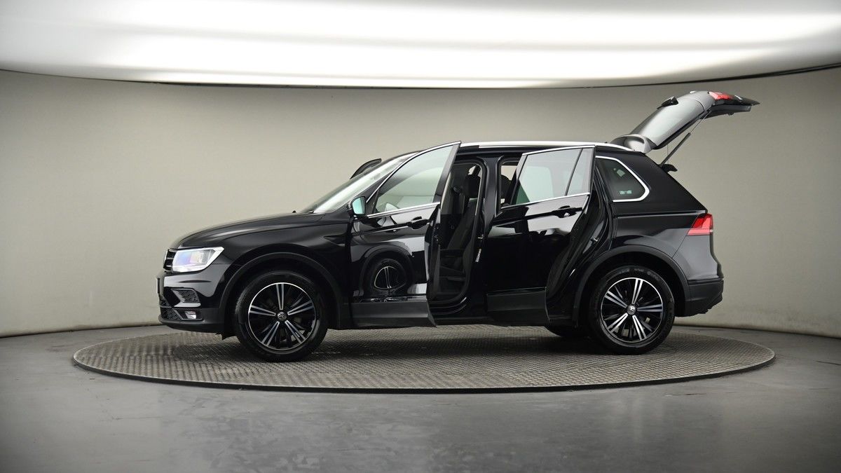 More views of Volkswagen Tiguan