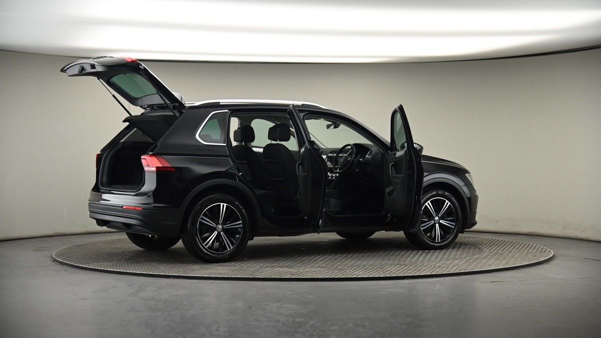 More views of Volkswagen Tiguan