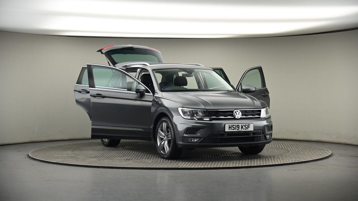 More views of Volkswagen Tiguan