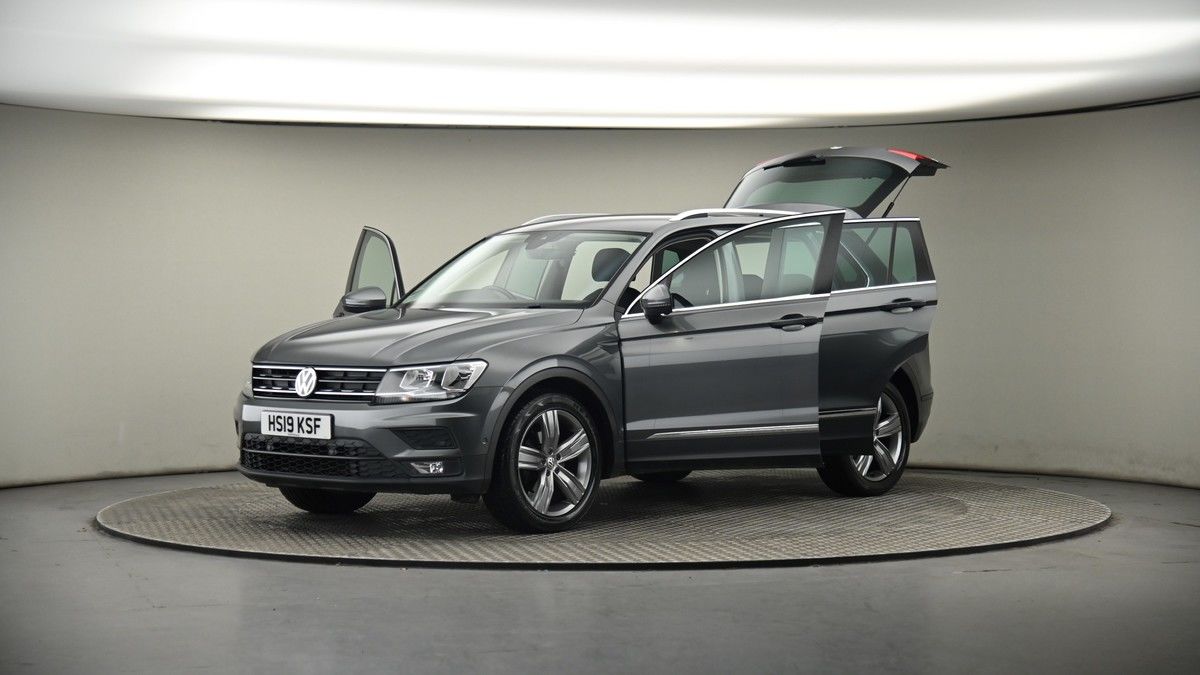 More views of Volkswagen Tiguan