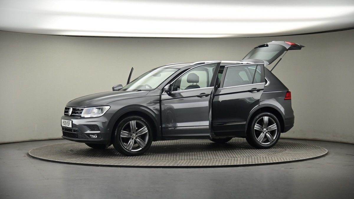 More views of Volkswagen Tiguan