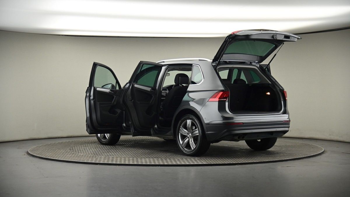 More views of Volkswagen Tiguan