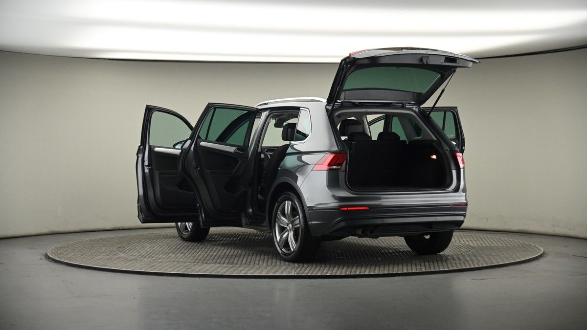 Volkswagen Tiguan Image 8