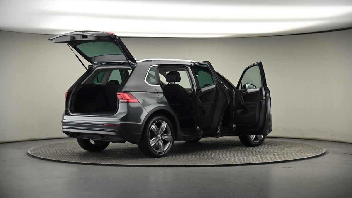 More views of Volkswagen Tiguan