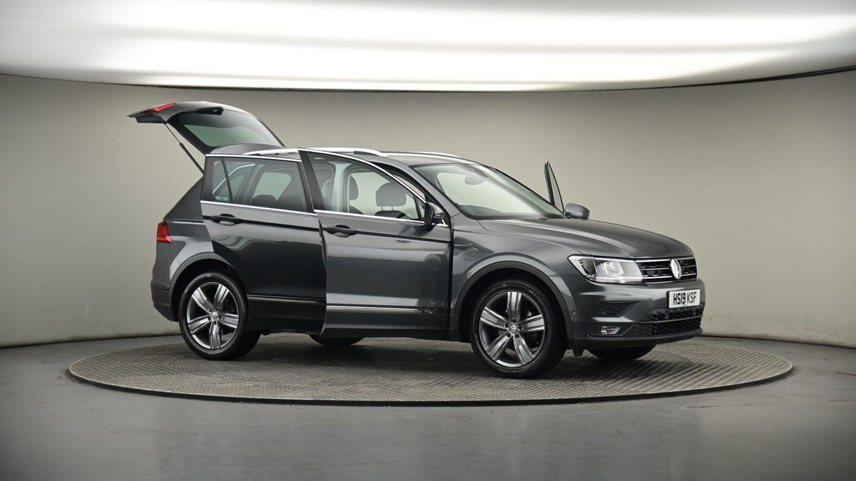 More views of Volkswagen Tiguan