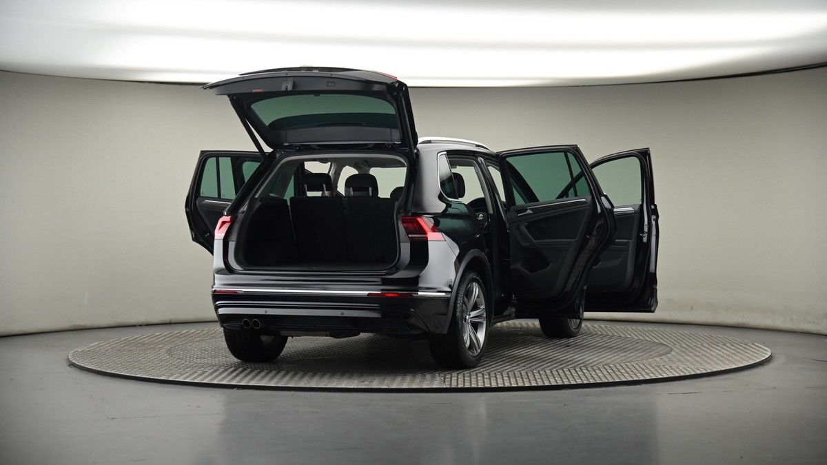 More views of Volkswagen Tiguan