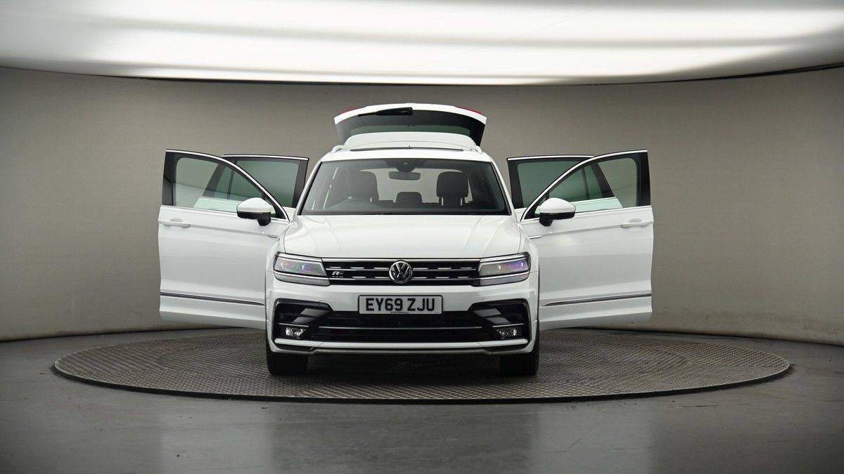 More views of Volkswagen Tiguan