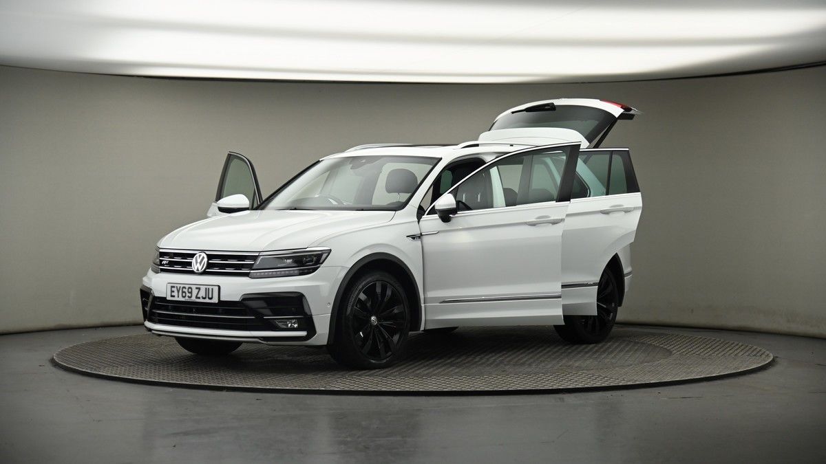 More views of Volkswagen Tiguan