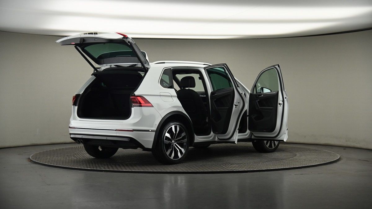 More views of Volkswagen Tiguan