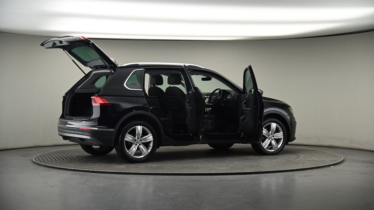 More views of Volkswagen Tiguan