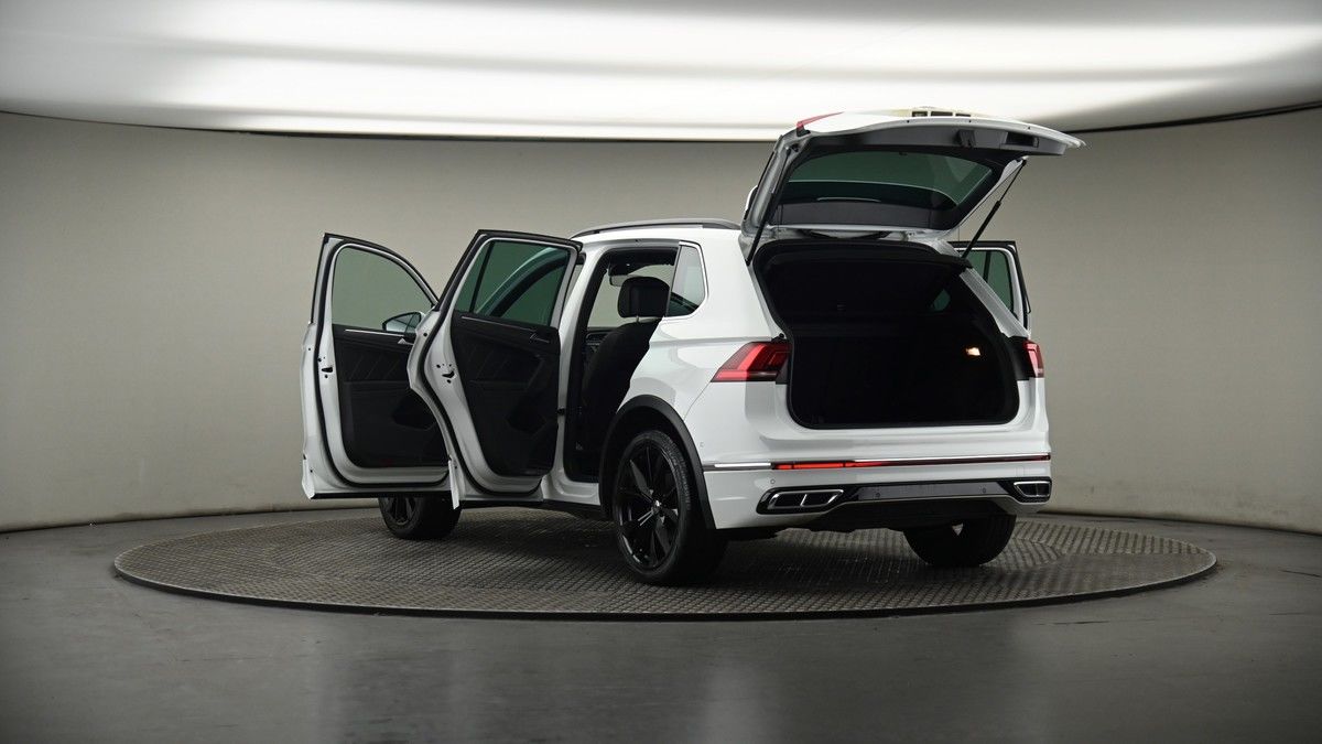 More views of Volkswagen Tiguan