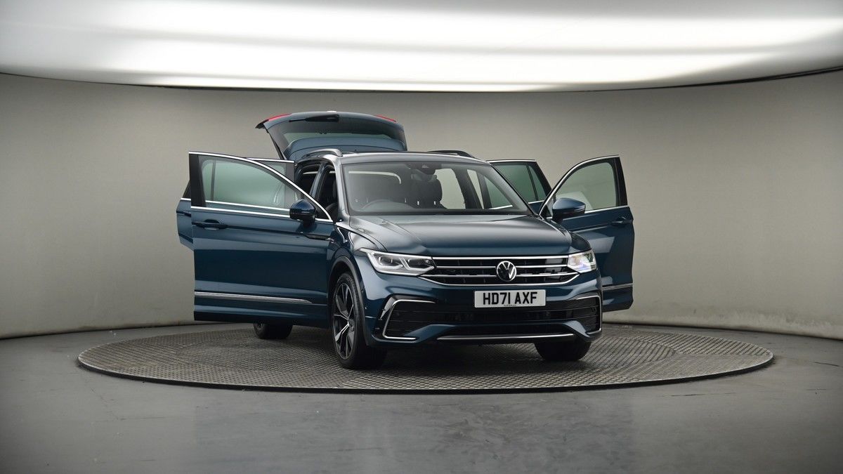 More views of Volkswagen Tiguan