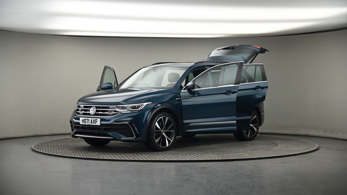 More views of Volkswagen Tiguan