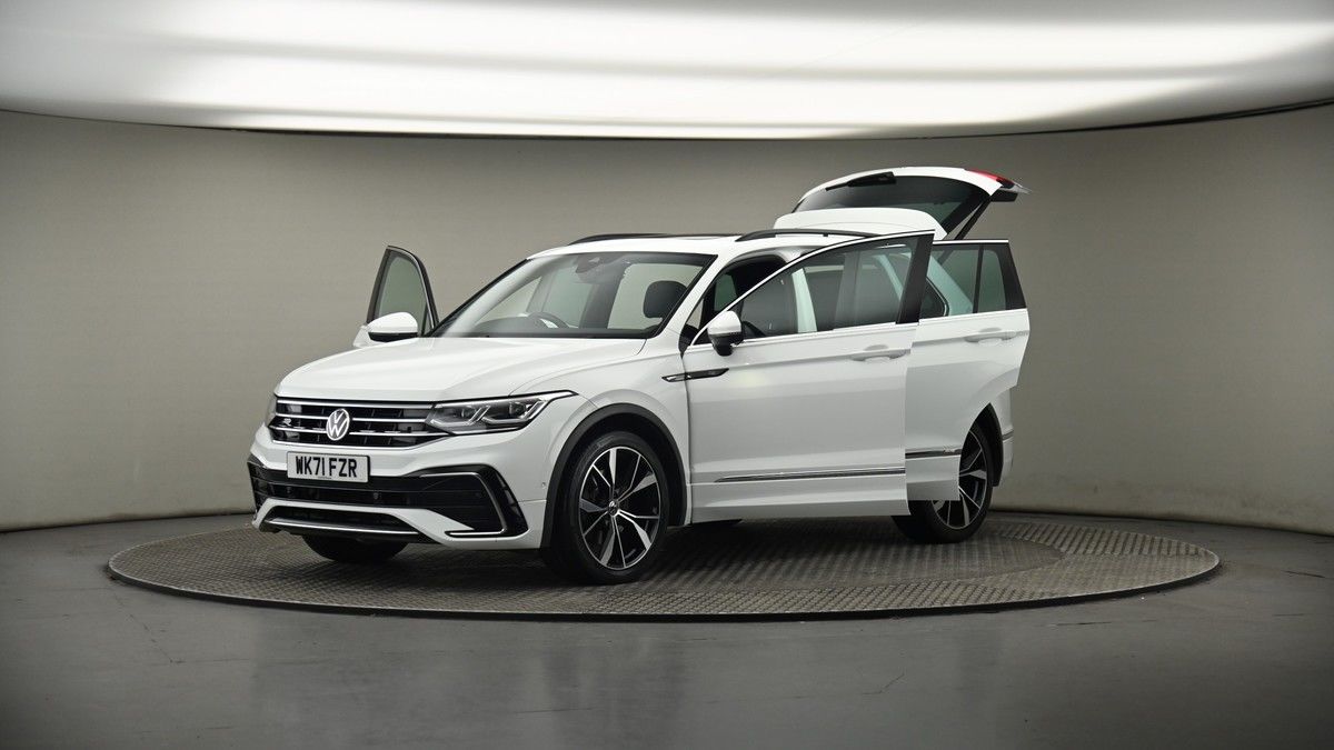 More views of Volkswagen Tiguan