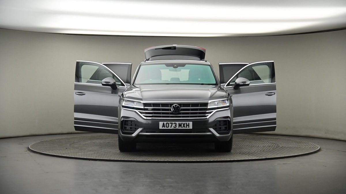 More views of Volkswagen Touareg