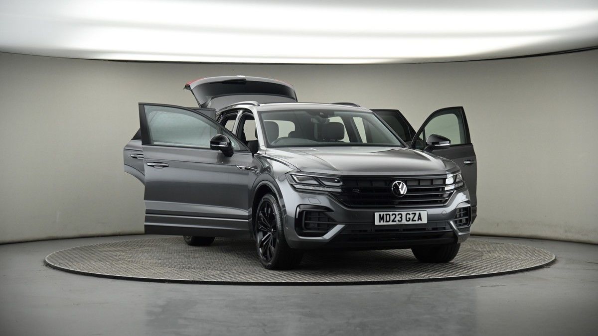 More views of Volkswagen Touareg