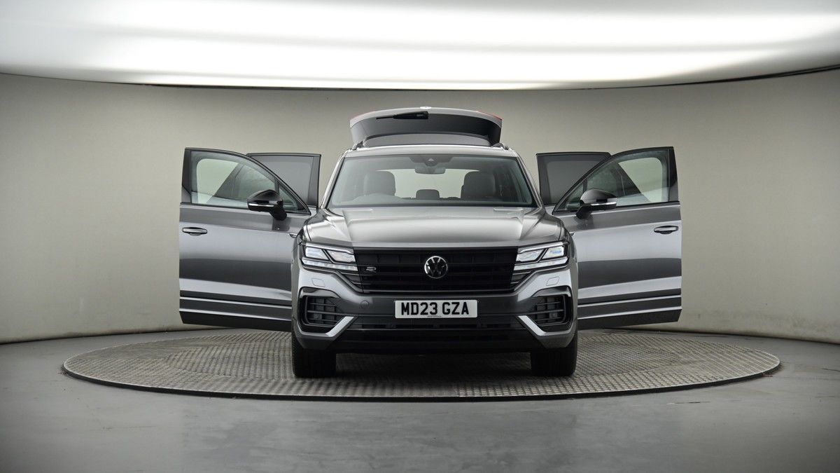 More views of Volkswagen Touareg