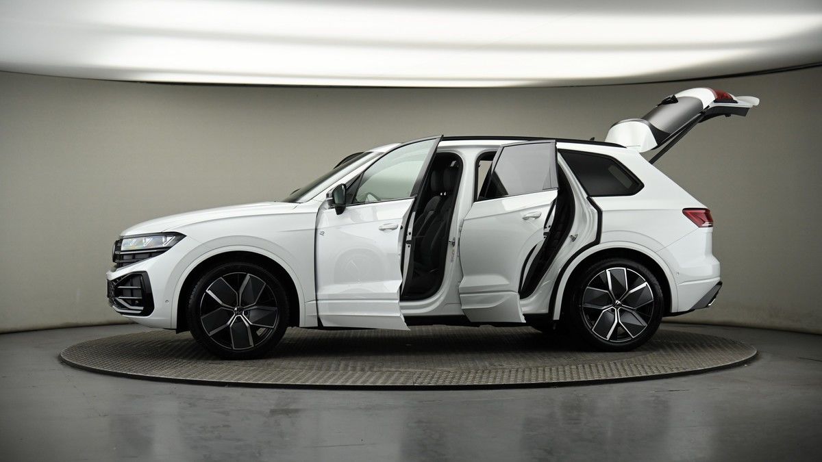 More views of Volkswagen Touareg