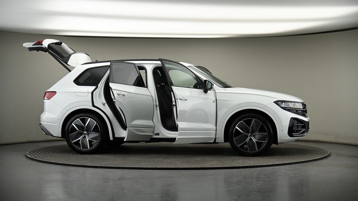 More views of Volkswagen Touareg