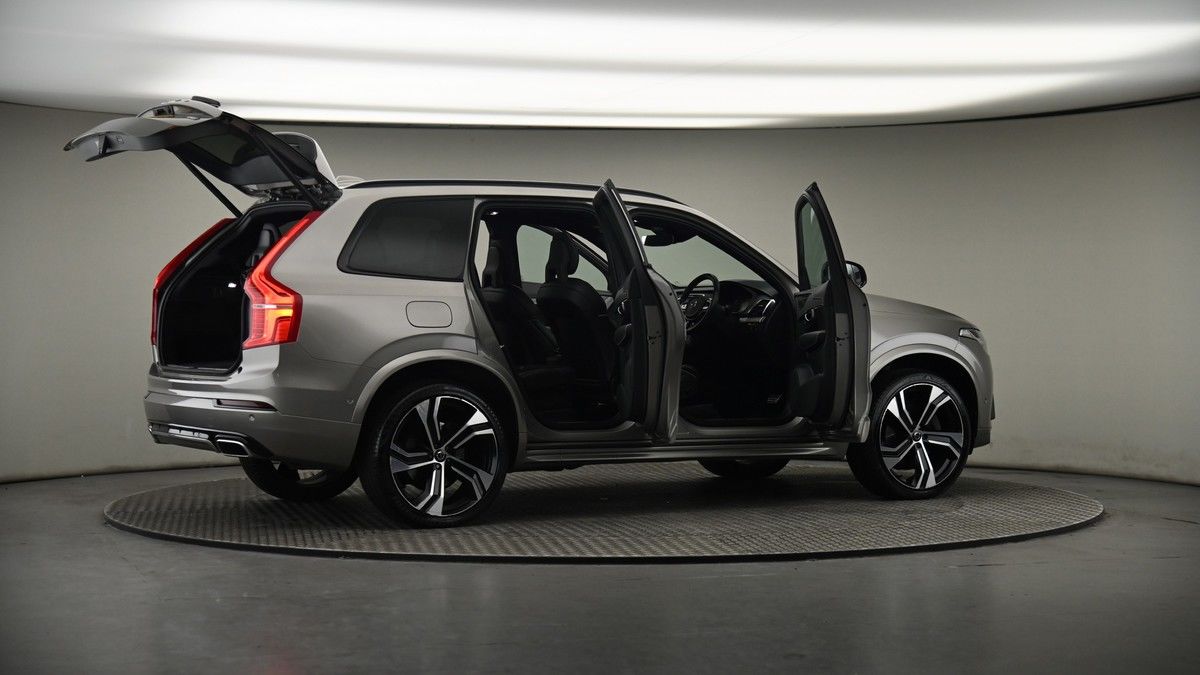 More views of Volvo XC90