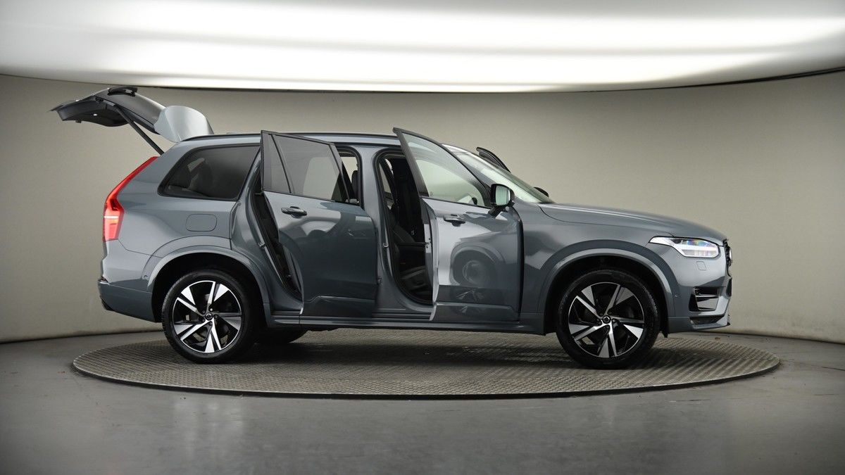 More views of Volvo XC90