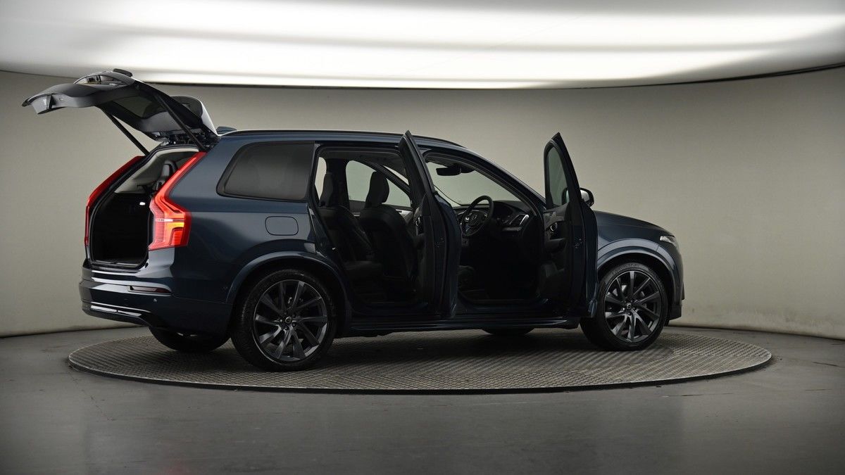 More views of Volvo XC90