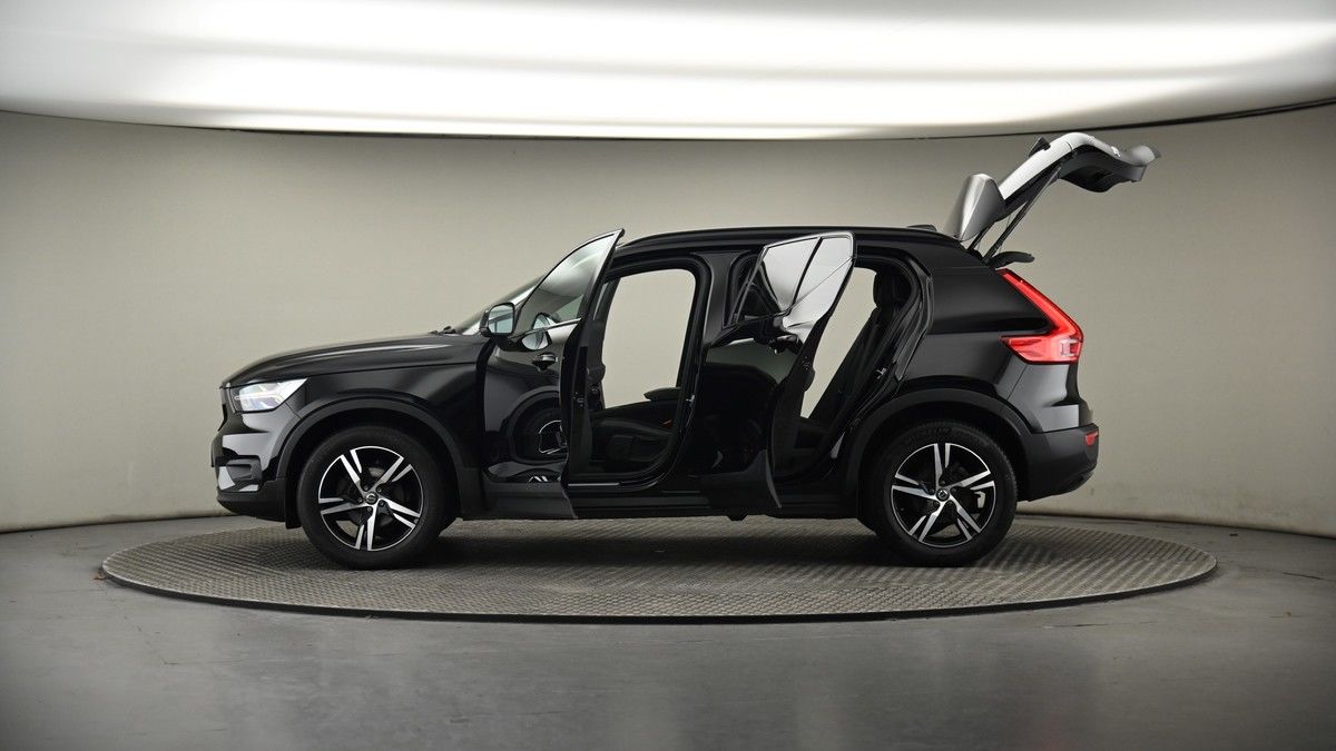 More views of Volvo XC40