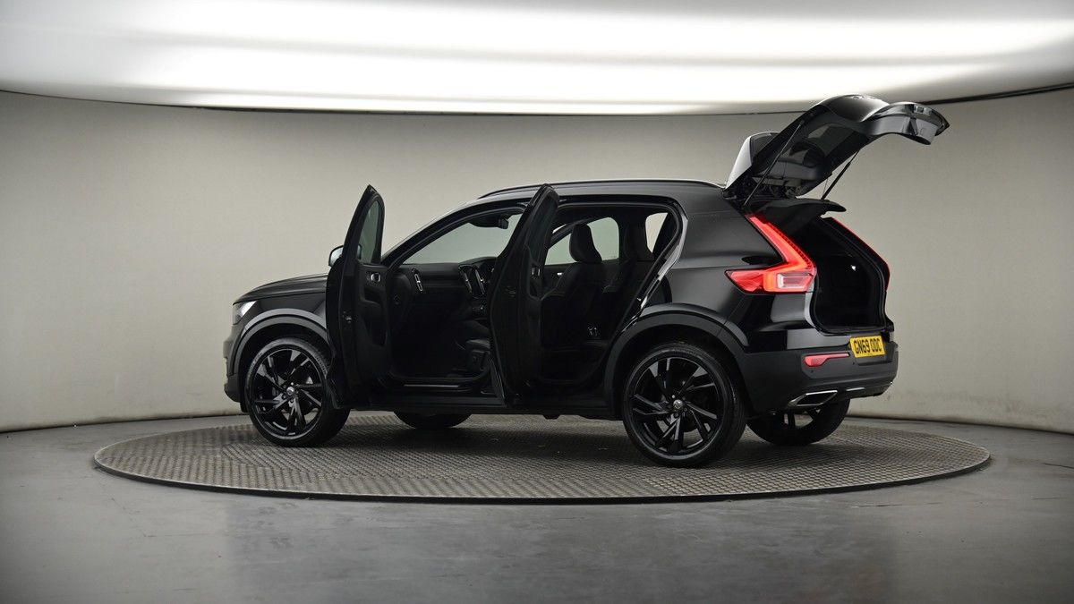 More views of Volvo XC40