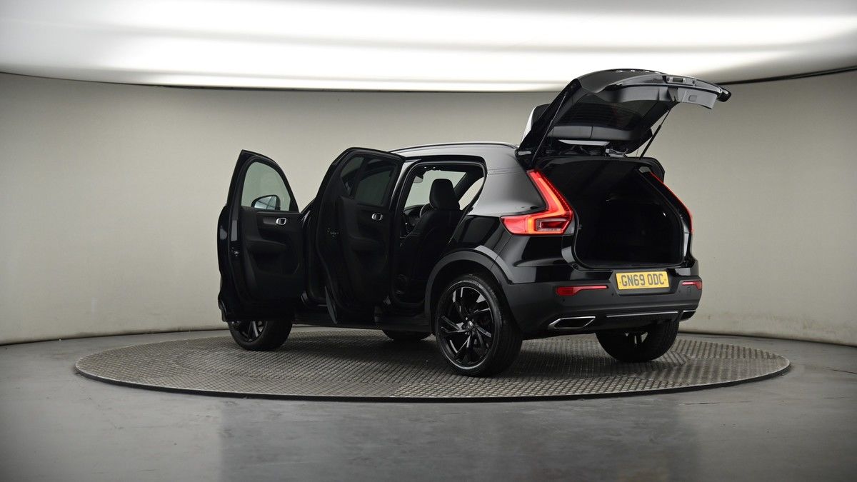 More views of Volvo XC40