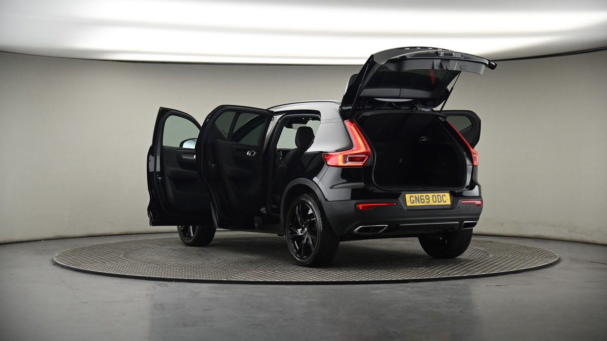 More views of Volvo XC40