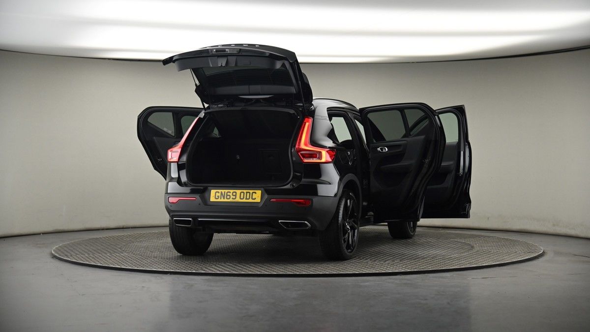 More views of Volvo XC40