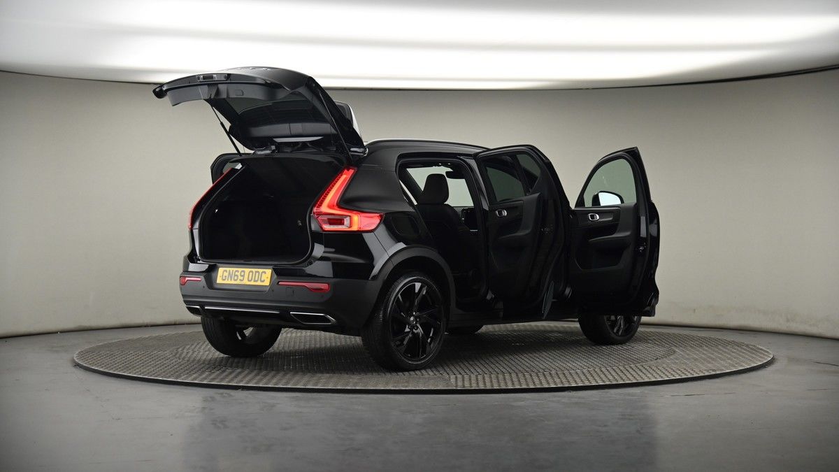 More views of Volvo XC40