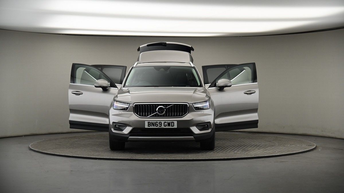 More views of Volvo XC40