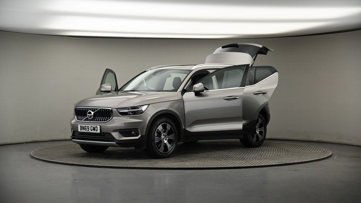 More views of Volvo XC40