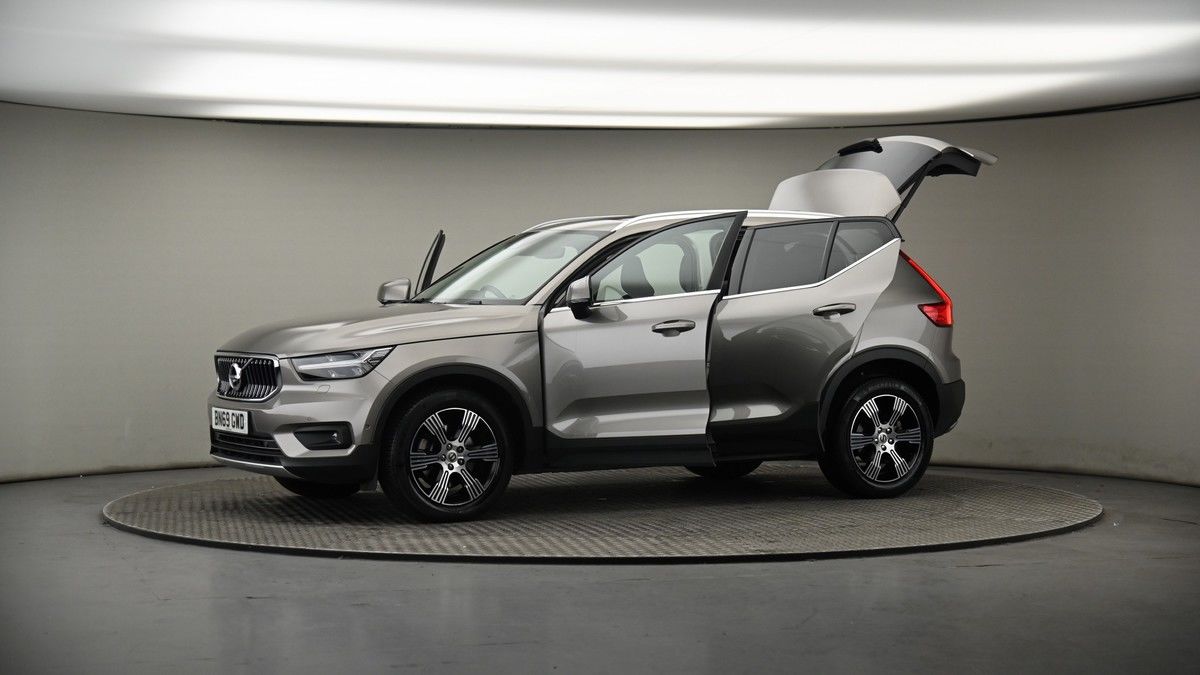 More views of Volvo XC40