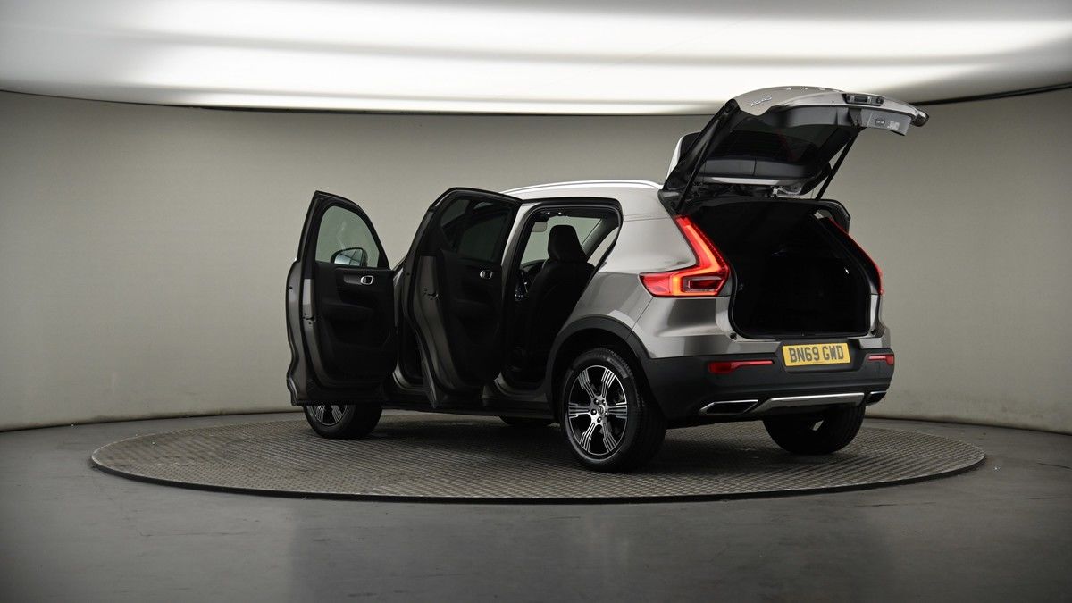 More views of Volvo XC40