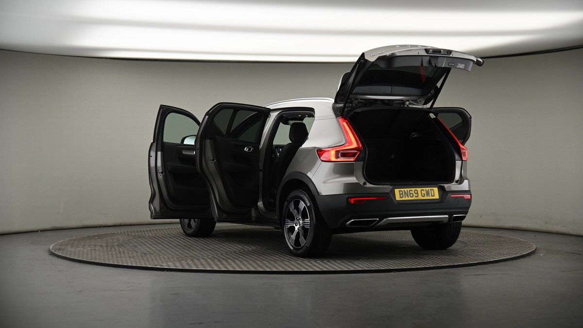 More views of Volvo XC40